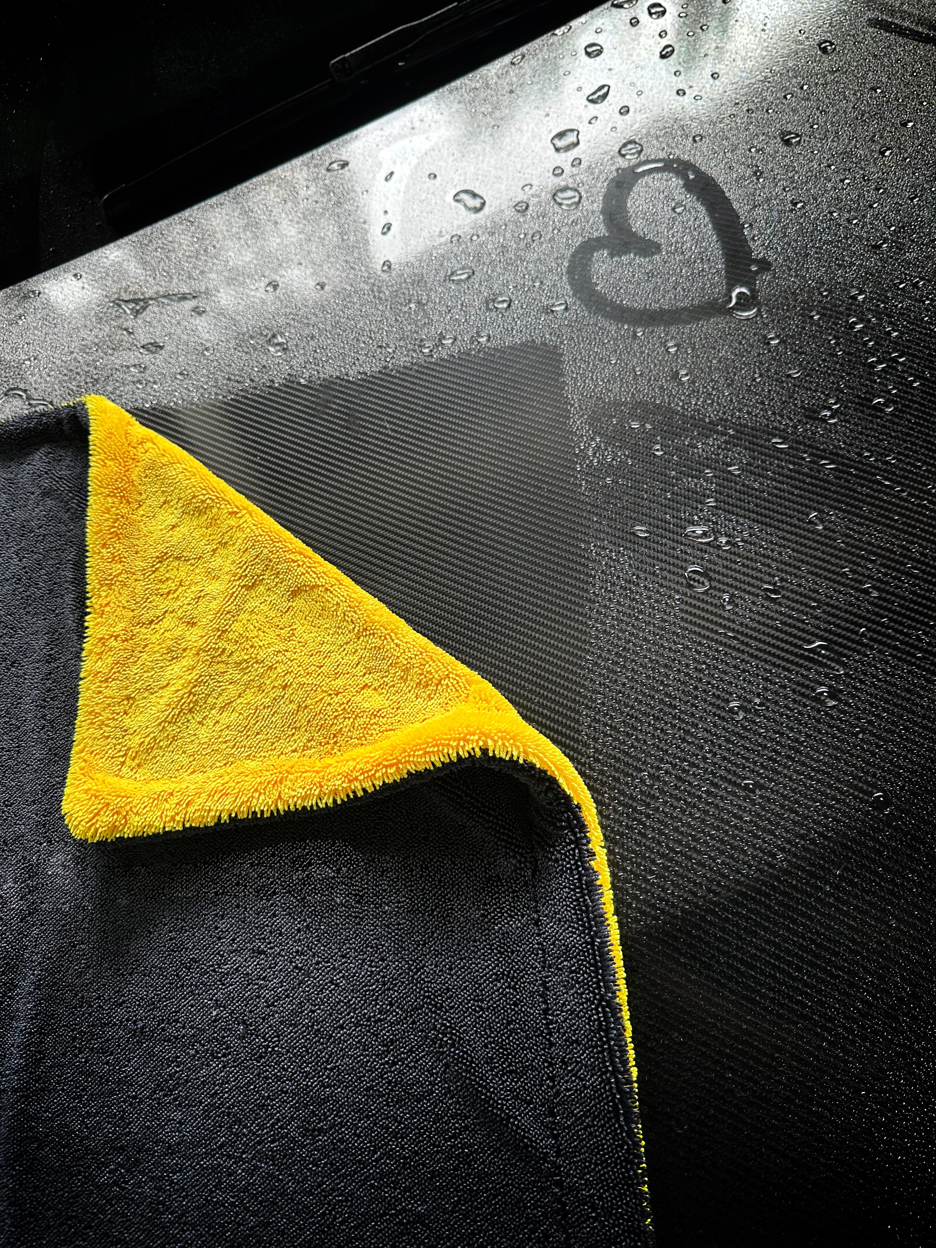Shop professional-grade 1200GSM - 1400GSM twisted loop microfiber car towels. Ultrasonic edgeless design guarantees scratch-free, lint-free drying.