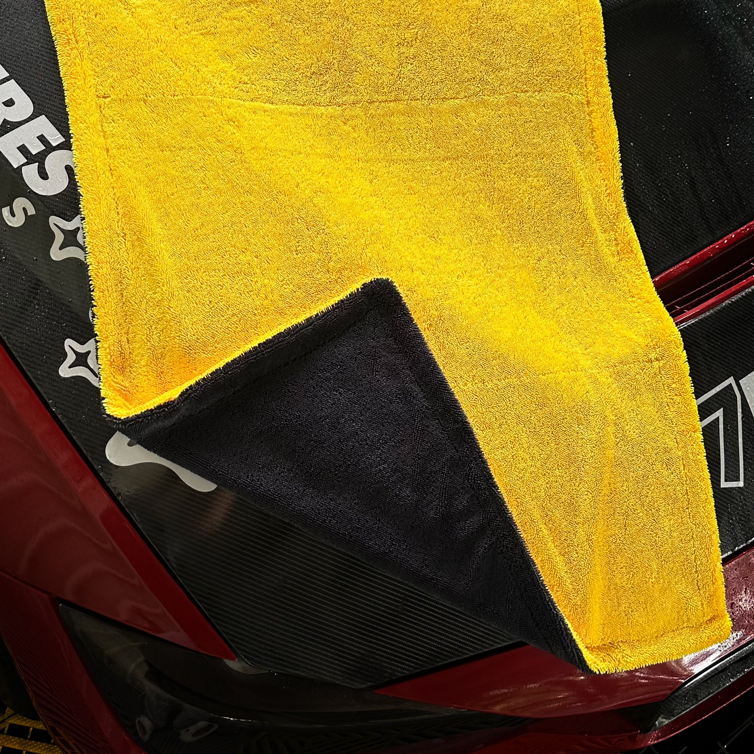 Premium Edgeless Twisted Loop Microfiber Car Drying Towel